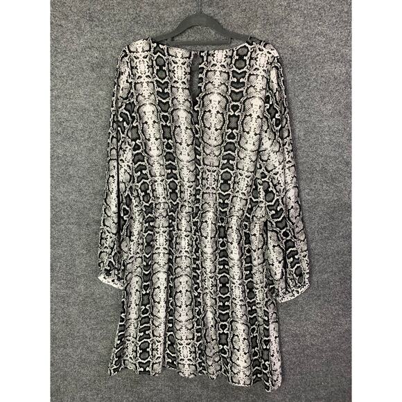 NEW EXPRESS Chiffon Snakeskin Dress V Neck Size Large - Picture 2 of 11